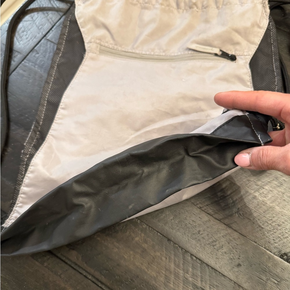 2 Nike Drawstring Gym Sacks - Picture 7 of 12